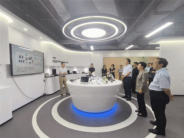 石景山區(qū)人大常委會(huì)視察數(shù)字經(jīng)濟(jì)工作，漸健醫(yī)療創(chuàng)新成效得到充分肯定